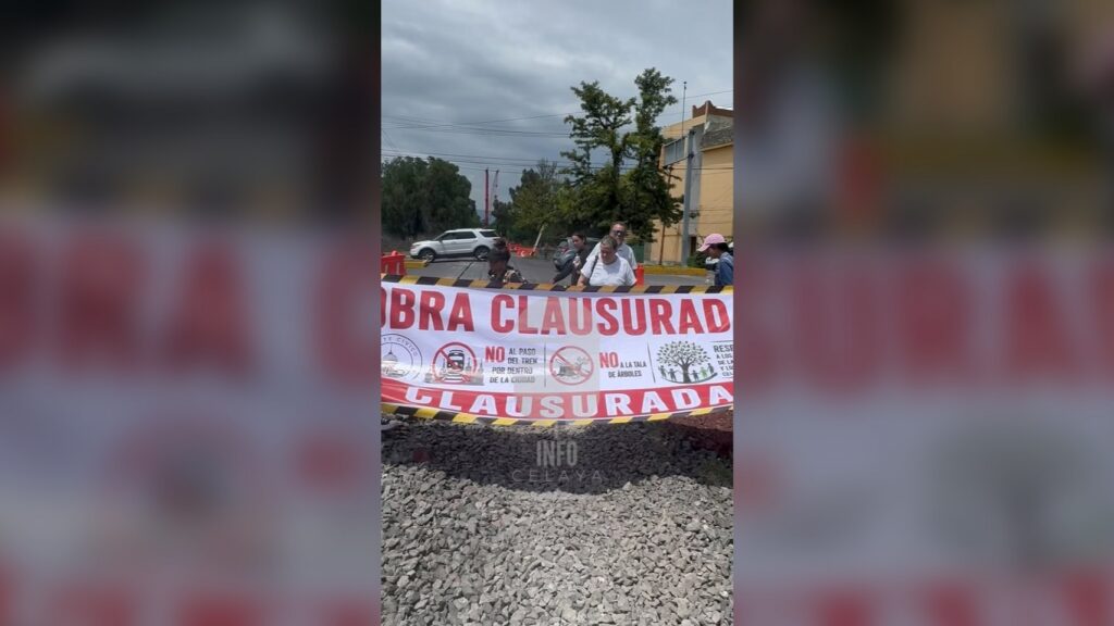 "Clausuran" obra del tren de pasajeros en Celaya