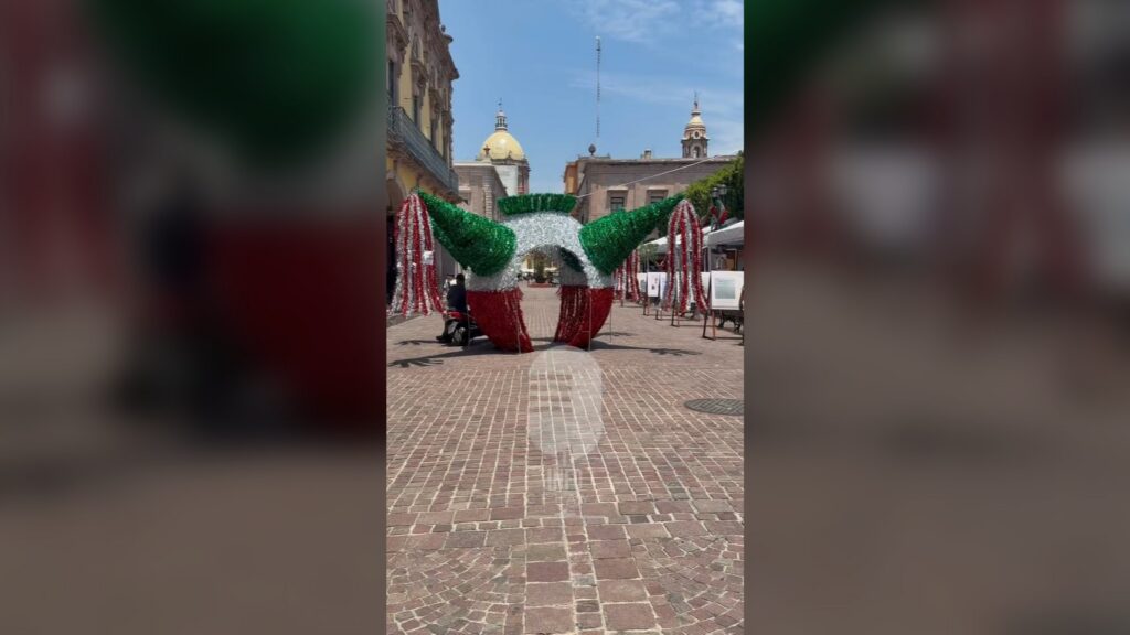 Gastan 697 mil pesos en adornos patrios; defiende municipio que es "una inversión social"
