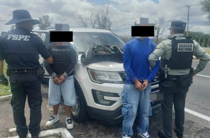 Jóvenes viajaban con 1.6 millones de pesos, no pudieron acreditar su legalidad y fueron detenidos