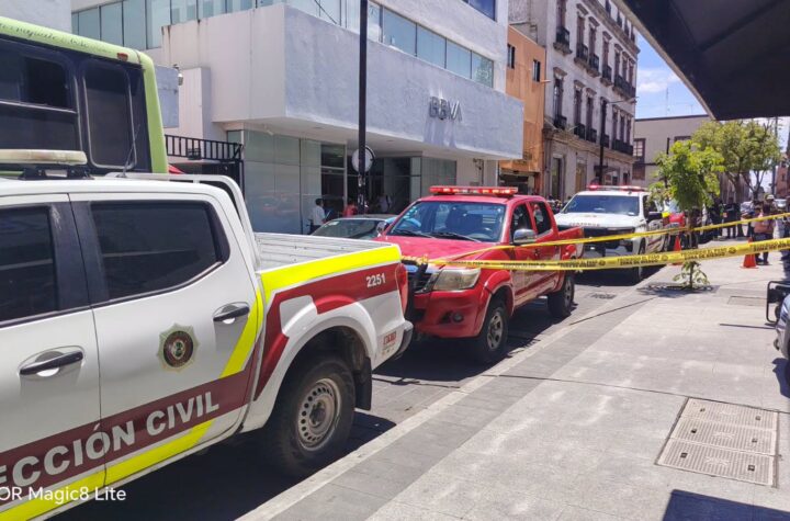 Clausuran Elektra de calle Morelos para evitar tragedia como en tienda de telas