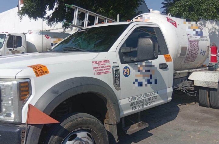 Clausura Protección Civil pipa de gas que circulaba con fuga en calles del centro; evita tragedia