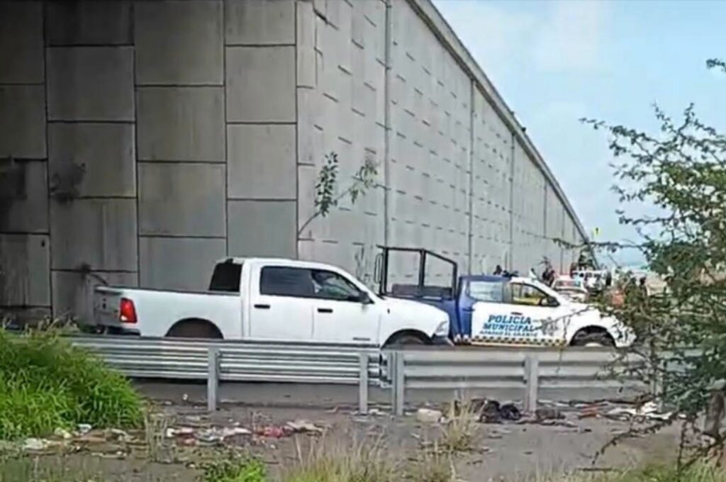 Localizan a tres personas sin vida en la carretera Celaya-Apaseo el Grande
